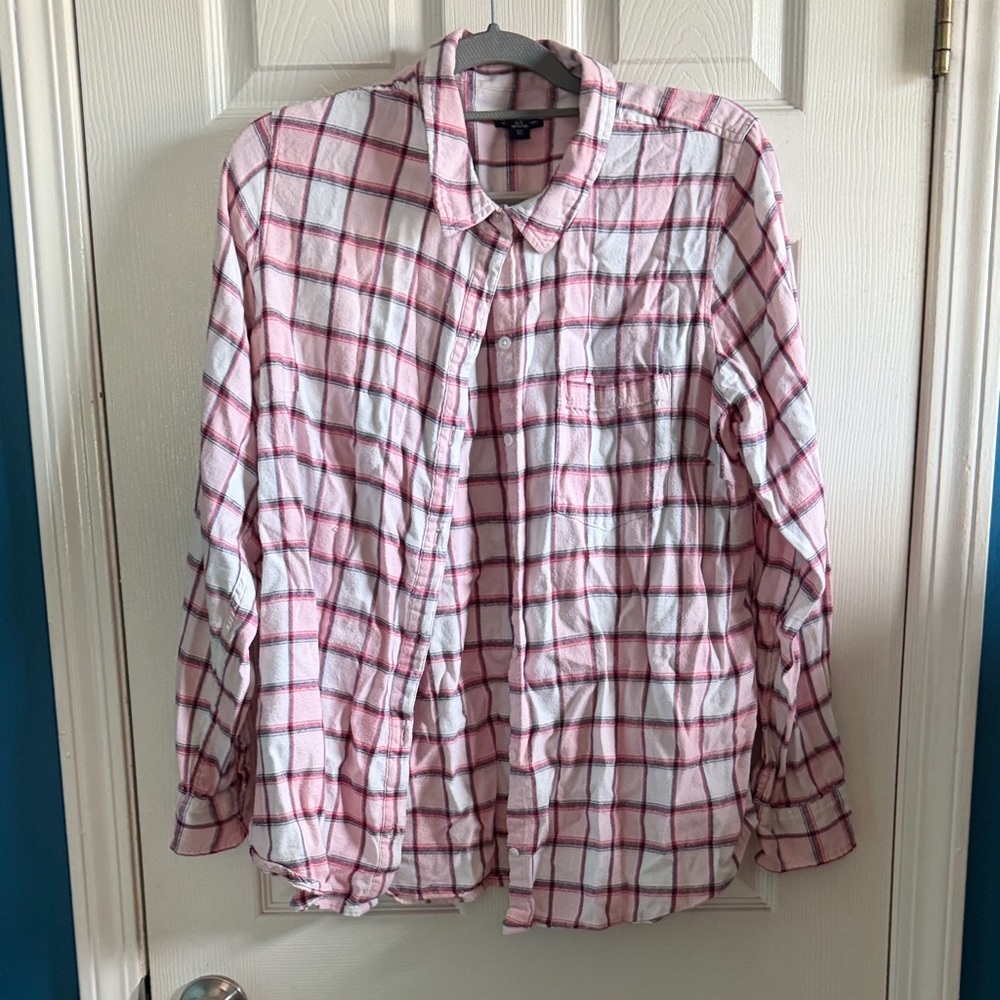 GAP Women’s Pink and White Plaid Shirt